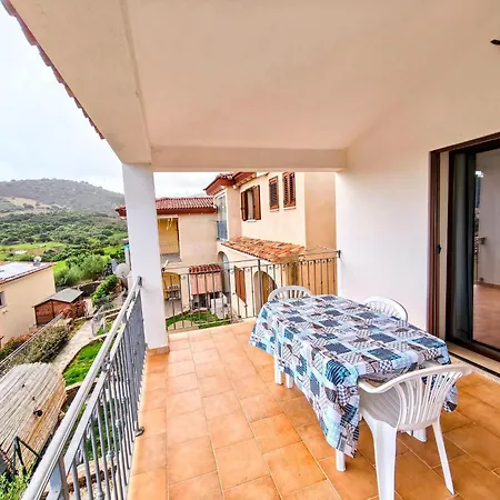 Apartment With A Sea-view Terrace Budoni