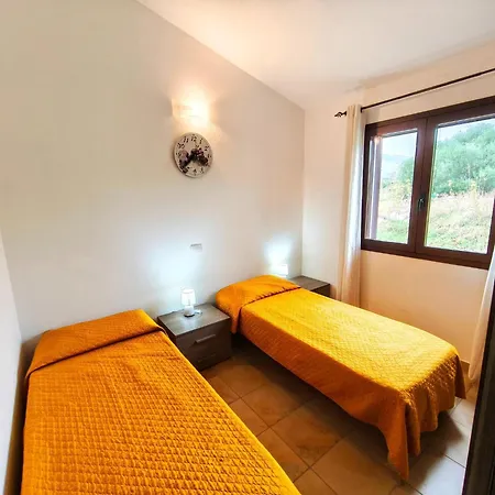 With A Sea-view Terrace Apartamento Budoni